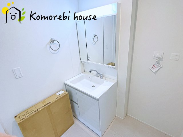 上尾市川　新築一戸建て　グラファーレ　03の独立洗面台|独立洗面台です