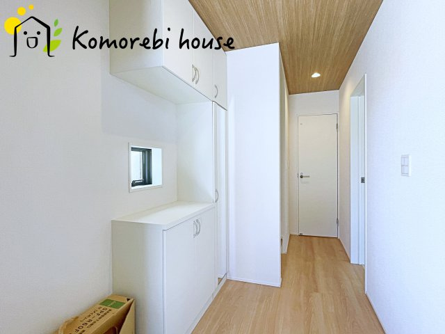 上尾市川　新築一戸建て　グラファーレ　03の玄関|落ち着いた玄関です