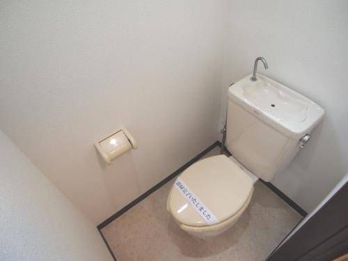 ドエル柏Ｍのトイレ|ゆったりとした空間のトイレです