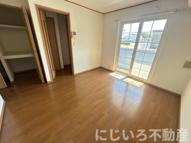グレースガーデンAの居間・リビング