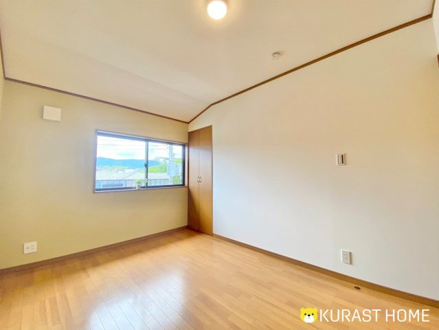 向日市寺戸町東野辺　中古戸建の洋室|洋室6帖