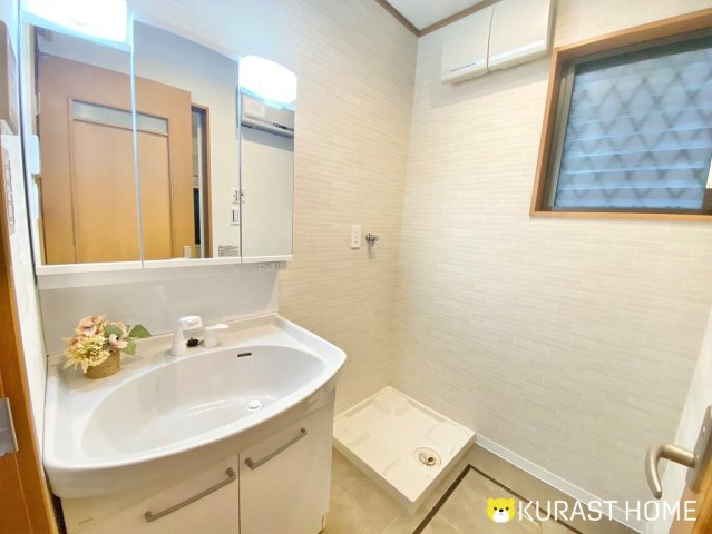 向日市寺戸町東野辺　中古戸建の洗面所