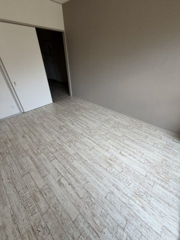 ハイツ菊水の洋室