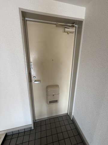 ハイツ菊水の玄関