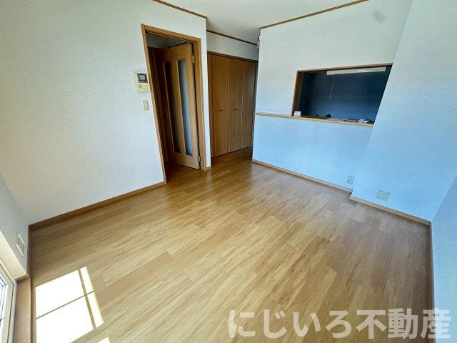 グレースガーデンAの居間・リビング