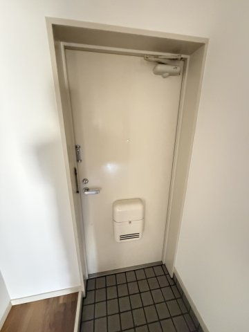ハイツ菊水の玄関