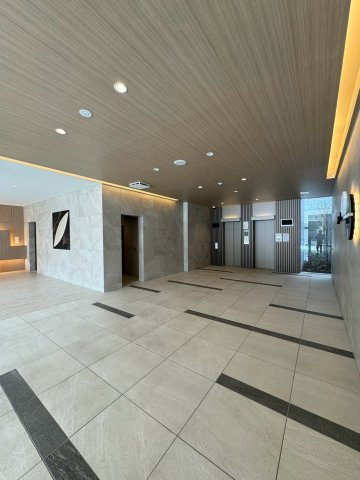 スプランディッド難波WESTⅢのロビー