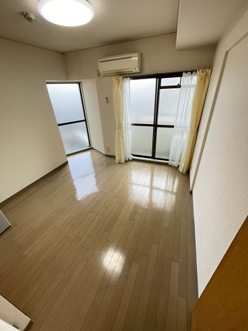 ジョイ甲子園の居間・リビング