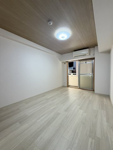 アーデン和泉町の居間・リビング