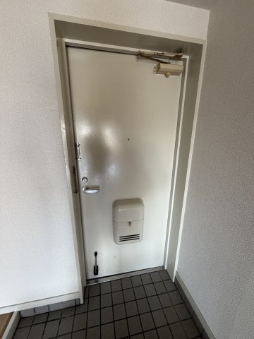 ハイツ菊水の玄関