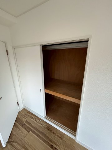 パレ・ルミエール岡本の収納