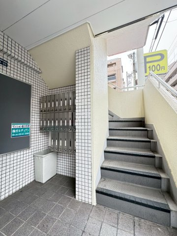 シンプルライフ六甲のエントランス