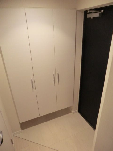 S-RESIDENCE神戸元町の玄関