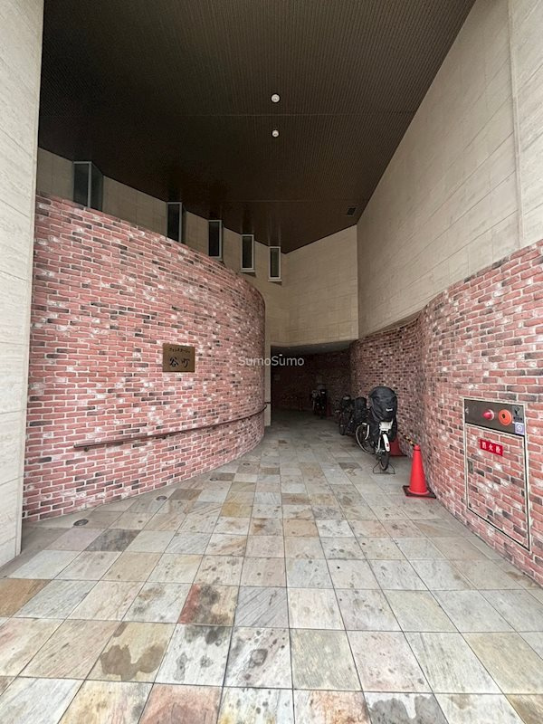 フォレステージュ谷町のエントランス