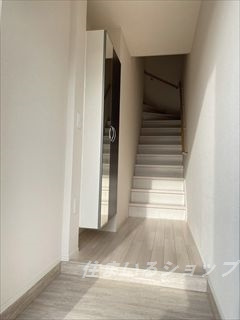 Priol　Creciaの玄関|ミラー付き大型シューズボックス