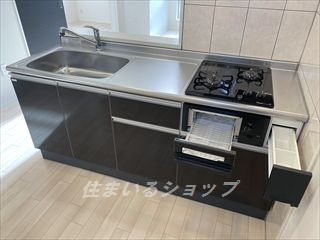 Priol　Creciaのキッチン|２口ガスコンロ・グリル付きシステムキッチン