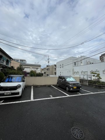レグラス98の駐車場
