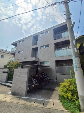 プリーマ甲風園の外観