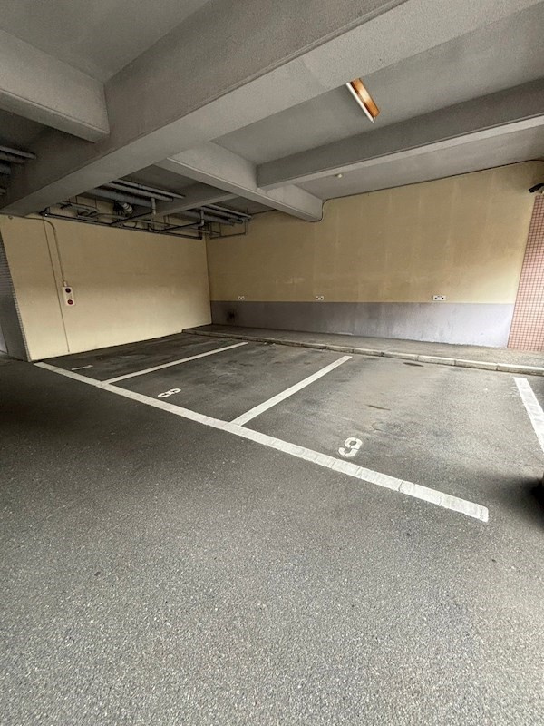 ウイング21高宮の駐車場