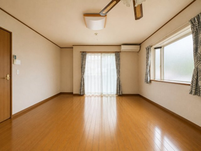 【居間・リビング】 | 東大和市南街3丁目/中古戸建　全1棟