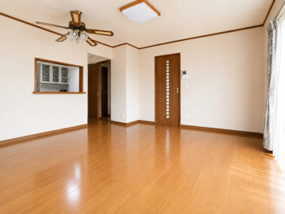 【居間・リビング】 | 東大和市南街3丁目/中古戸建　全1棟
