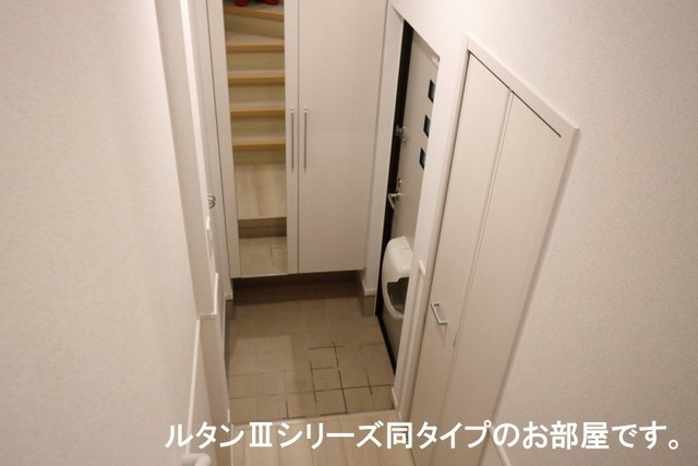 ソレアード　コートの玄関|収納もある玄関です