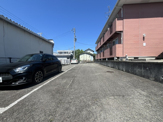 JMオレンジハイツの駐車場