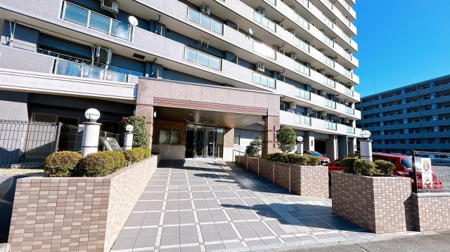 いわき市平城東三丁目 セレーノ城東グランマークス903 抜群の眺望！随時内覧可能です　不動産プラスの外観|広々とした正面外観です。平成13年築のマンションになります。随時内覧可能です。お電話にてご希望日をお知らせください。