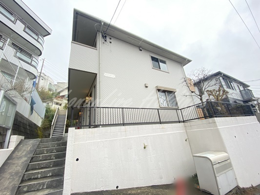 横浜市港南区上大岡東２丁目のアパート