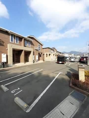 グレイス　ＭーⅠの駐車場