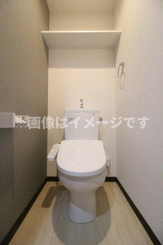 （仮称）都城天神Yマンションのトイレ|落ち着いた色調のトイレです