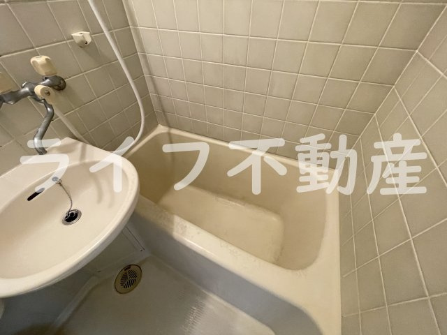 ベルハイム長瀬駅前の浴室|日々の暮らしに欠かせないお風呂です