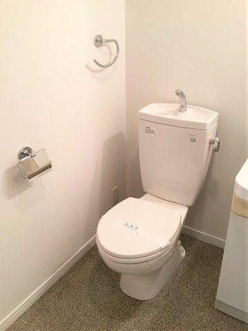 エンクレスト渡辺通のトイレ|コンパクトで使いやすいトイレです