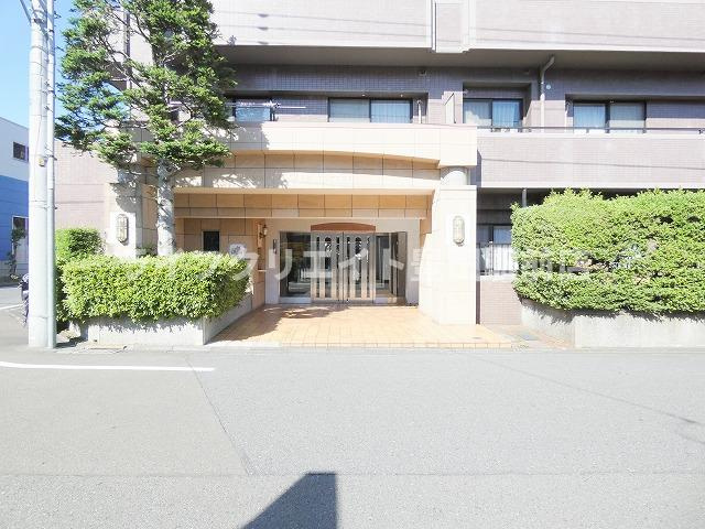 ヒューマンスクエア豊田のエントランス