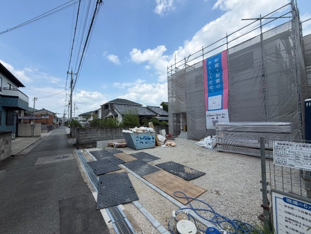 西脇市西脇　第12期　新築一戸建ての前面道路含む現地写真|周辺は落ち着いた街並みの住宅地！子育てがしやすい住環境です！まだ未完成ですが、現地でしかわからない事もございます。是非一度ご覧ください。