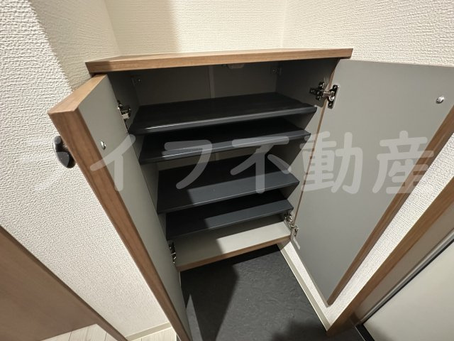 badge tomoi Nord Ⅰの収納|ちょっとした収納スペースも充実しています