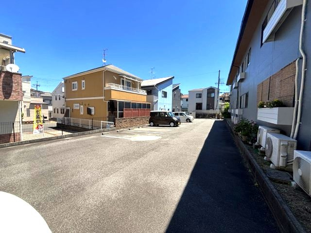 ラ・カルディアの駐車場