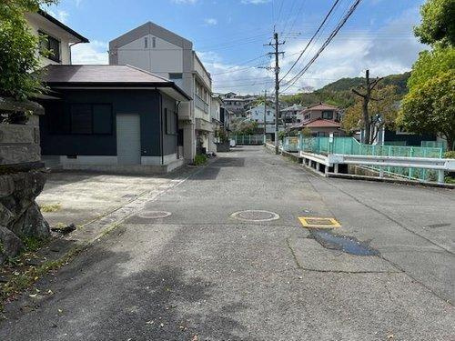 別府市古市町の前面道路含む現地写真