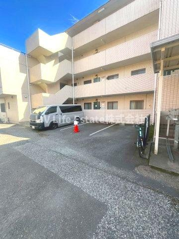 トレシア南大泉の駐車場