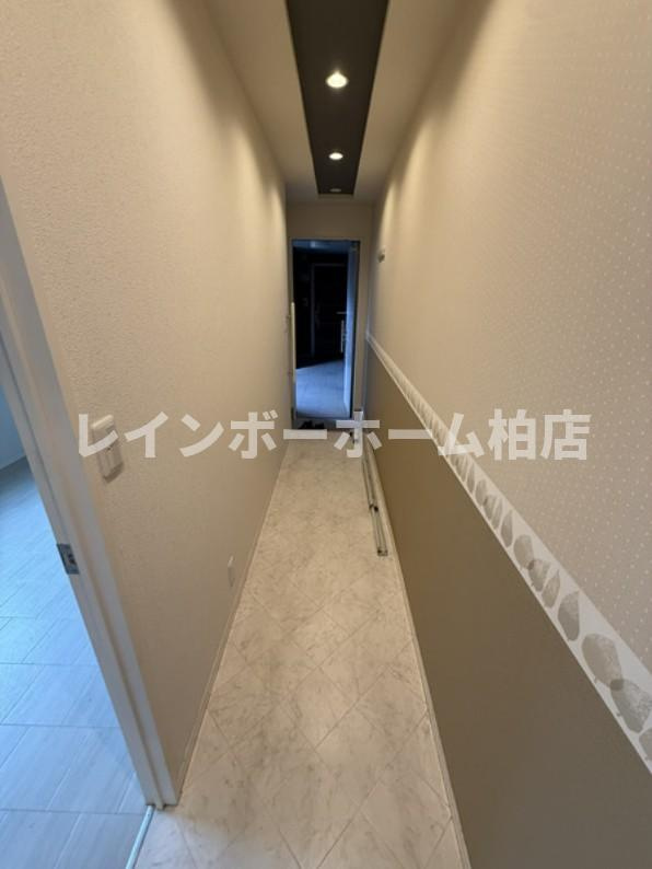 仲介手数料（賃料の1.10ヵ月）の50％OFF対象物件！の内装|廊下です