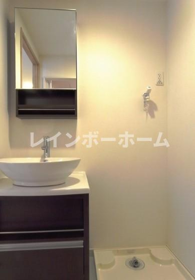 リブリ・津田沼の独立洗面台|スペースが確保できる洗面所です