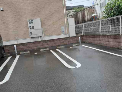 【駐車場】 | グラン　シエル　星田 | 駐車場に車を止められます