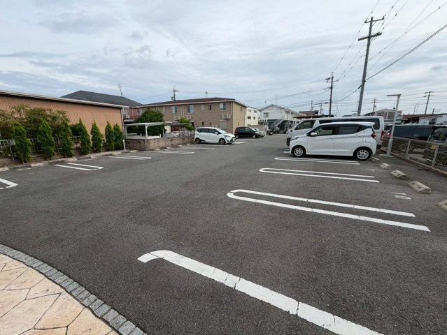 キャピタル　Ｂの駐車場