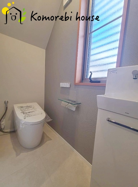 上尾市平塚2丁目　中古一戸建てのトイレ|落ち着いた色調のトイレです