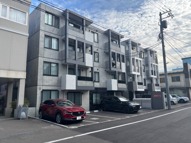 札幌市中央区南十三条西７丁目の賃貸マンション