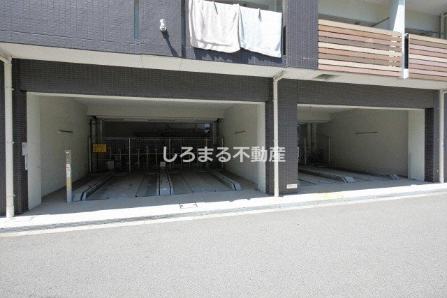 アプリーレ京町堀の駐車場
