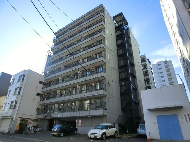 ルーブル４条館