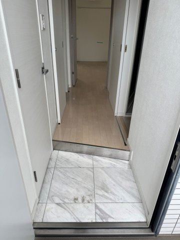 AXAS上野北の玄関