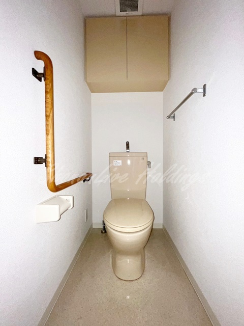横浜市西区岡野２丁目の賃貸マンションのトイレ
