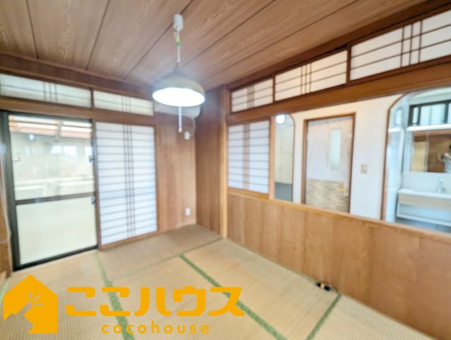 南城市知念海野　中古一戸建て　の和室|和室6帖